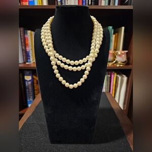 Vintage elegant creamy white faux pearl multi strand gold tone necklace